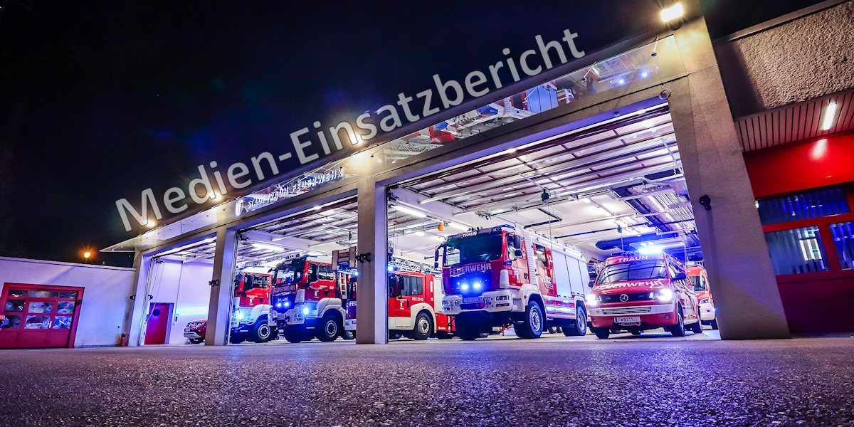 Einsatz 03. Dezember - Drehleiter unterstützt bei Dachstuhlbrand in Stadt Linz