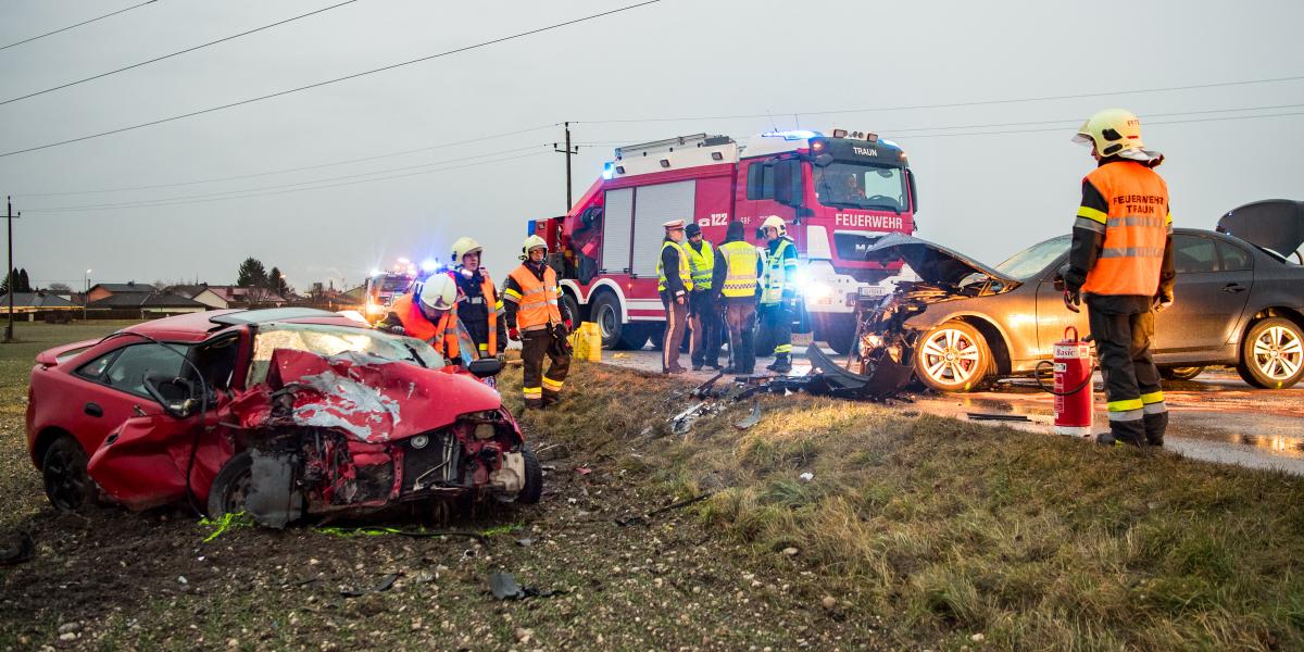 04.01.2018 - Schwerer Verkehrsunfall mit 2 Verletzten