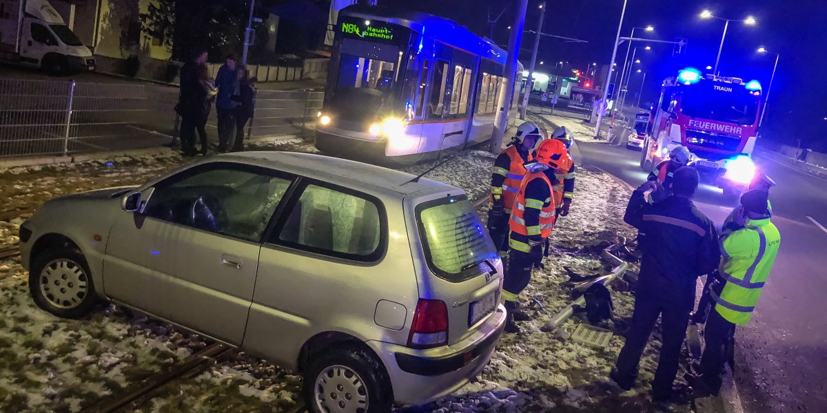 16.12.2018 - Verkehrsunfall an der Straßenbahntrasse