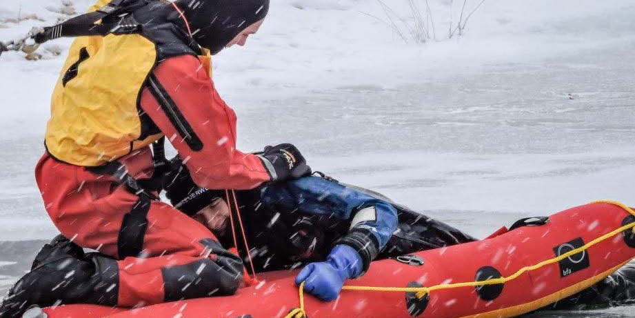 Vorsicht bei zugefrorenen Gewässern