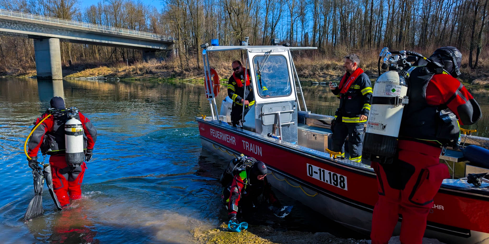 Übung am Traunfluss – neue Einsetzrampe beübt